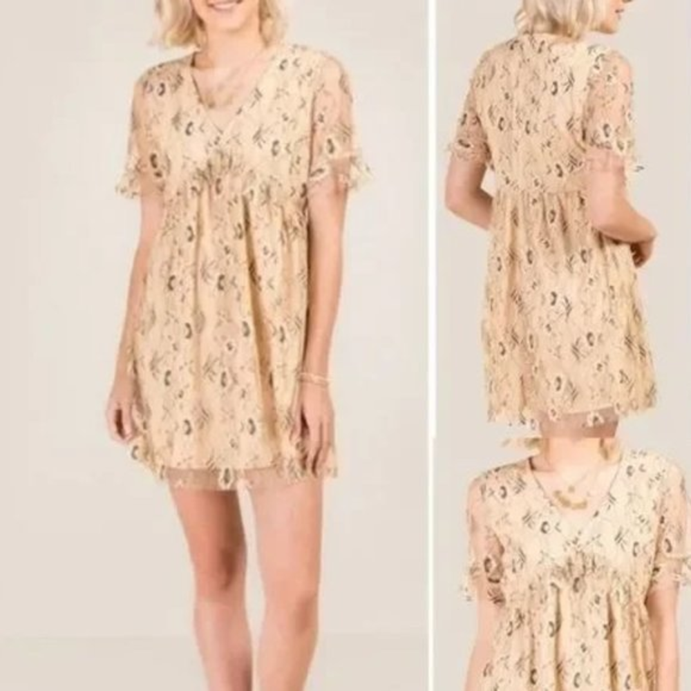 Women's Francesca’s Tan Floral Lace Overlay‎ Mini Dress M